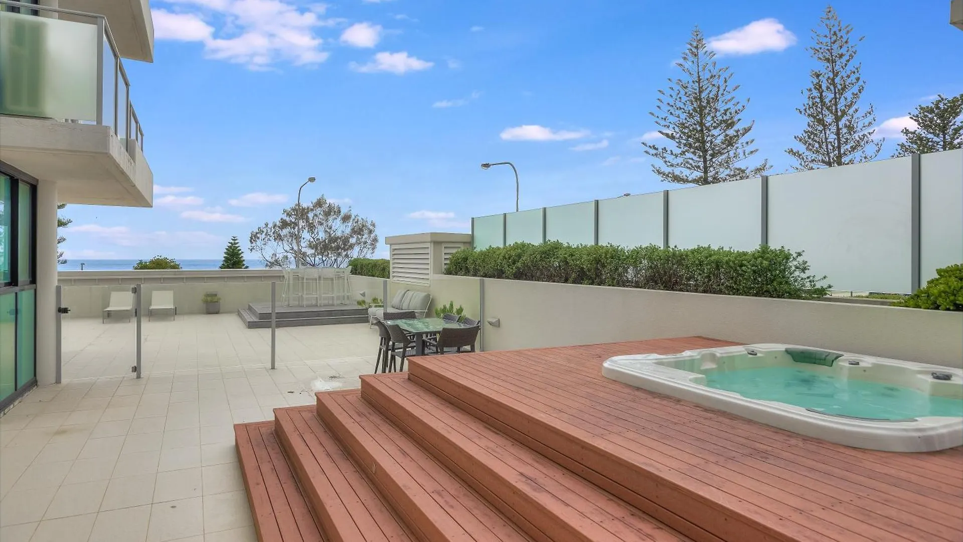 ***  Pure Kirra Apart otel Gold Coast Avustralya