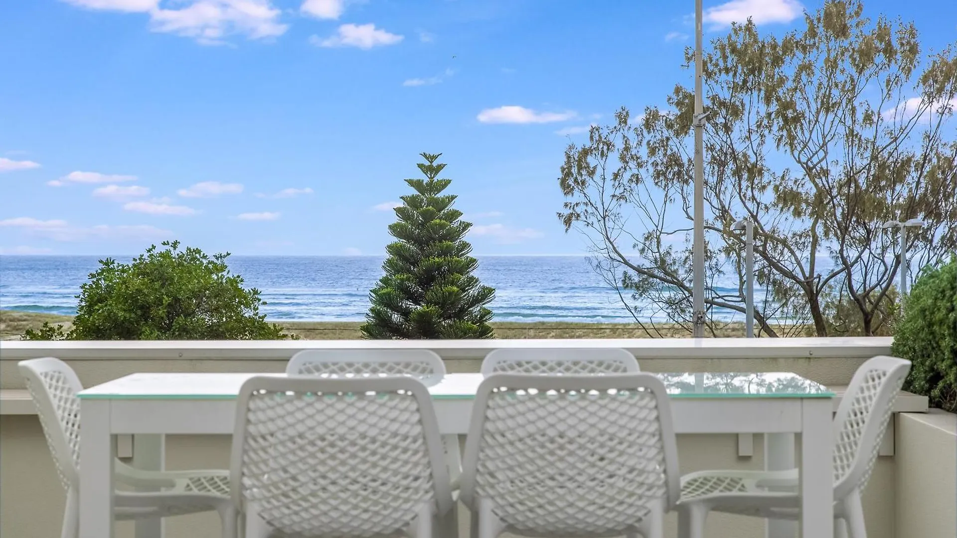 Pure Kirra Apart otel Gold Coast 3*,  Avustralya